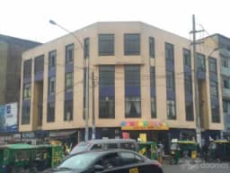 GRAN VENTA DE LOCALES COMERCIALES EN GAMARRA !!!