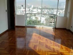 VENTA DE DPTO. DUPLEX EXCELENTEMENTE MUY BIEN UBICADO EN SAN BORJA FRENTE A PÀRQUE
