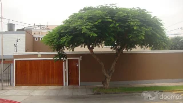 Venta de casa en Manuel de Freyre, Miraflores — foto 1