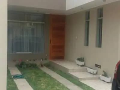 VENDO CASA EN CONDOMINIO - POCOLLAY