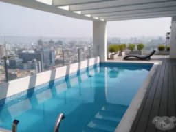 Lindo departamento de semi estreno s/m 2 dorm edificio con club house