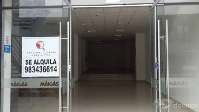 PUERTA A CALLE. CC. EL TRIGAL, 2 NIVELES, EXCELENTE UBICACIÓN. — foto 5