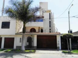 OCASIÓN!, CASA EN VENTA de 03 Pisos en Urb. Los Sauces