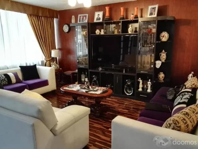 VENDO CASA EN MIRAFLORES — foto 1
