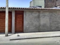 Venta de casa o como terreno en san juan de miraflores