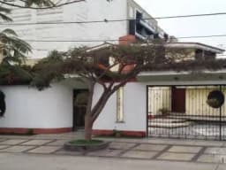 VENTA CASA COMO TERRENO