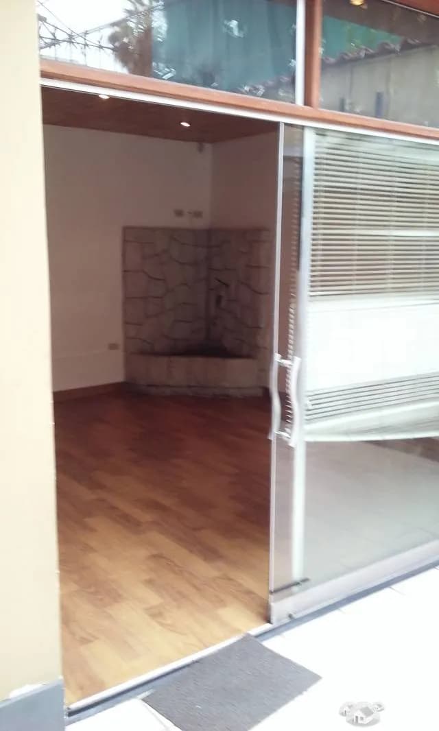 OFICINA EN ALQUILER - MIRAFLORES — foto 1