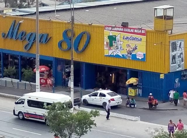 Alquiler  o venta  de local comercial en Av Tupac Amaru comas Lima — foto 5
