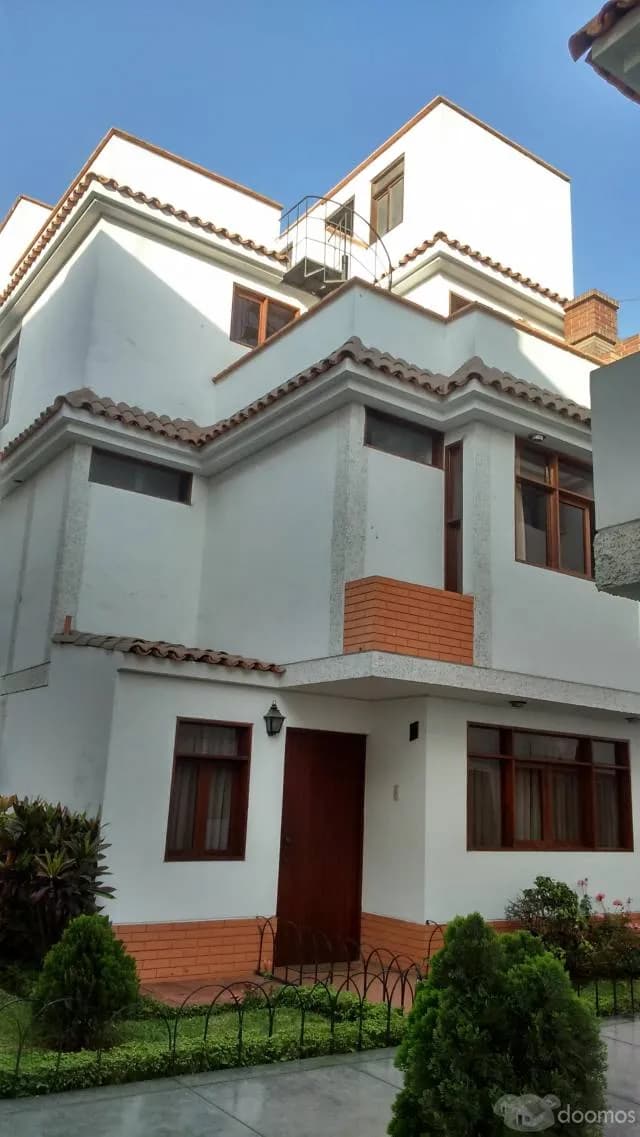 ACOGEDORA CON ZONA DE PARRILLAS ZONA EMBAJADA, CC EL POLO — foto 3
