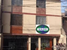 CASA DE TRES PISOS MAS AZOTEA