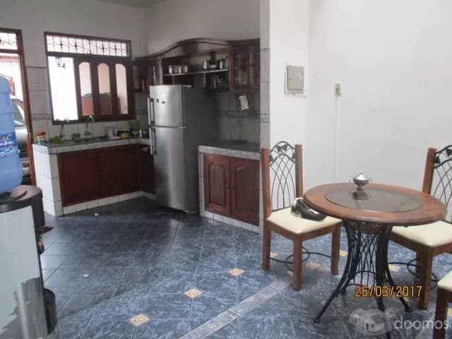 casa con piscina centrica,4 dormitorios y cochera $ 2,000 — foto 2