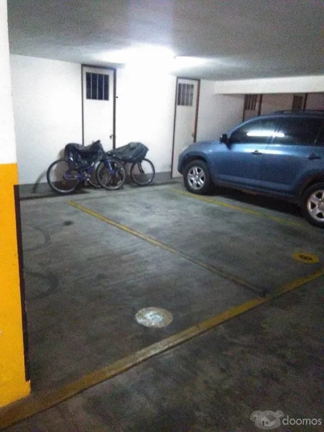 SE VENDE ESTACIONAMIENTO SAN ISIDRO — foto 3