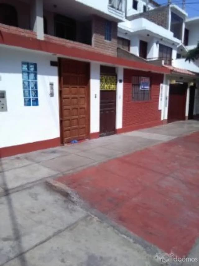 CASA EN VENTA - PRIMER PISO - 160 m2. Chacarilla — foto 3