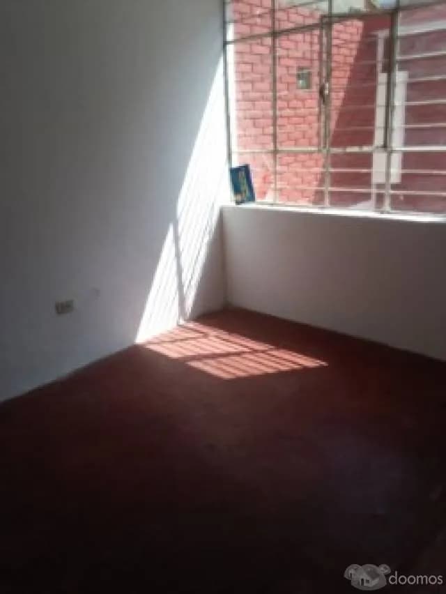 CASA EN VENTA - PRIMER PISO - 160 m2. Chacarilla — foto 5