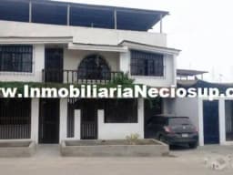 JOSE GALVEZ,AMPLIA CASA CON 7 DORMITORIOS, JARDIN, TERRAZA, 2 ESTACIONAMIENTOS