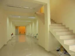 ALQUILO LOCAL COMERCIAL DE 03 PISOS
