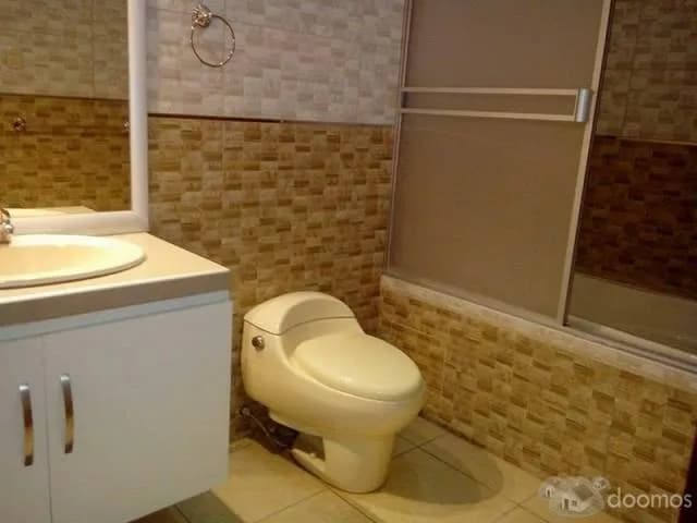 VENDO PRECIOSA CASA DE ESTRENO EN URB. LAS PALMAS — foto 5