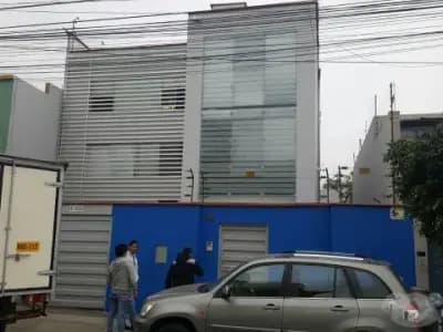 VENDO INMUEBLE COMERCIAL MEJOR ZONA SURQUILLO LIMITE CON SAN ISIDRO