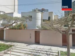CASA COMO TERRENO PARA 7 PISOS, EXCELENTE ZONA DE SAN ISIDRO