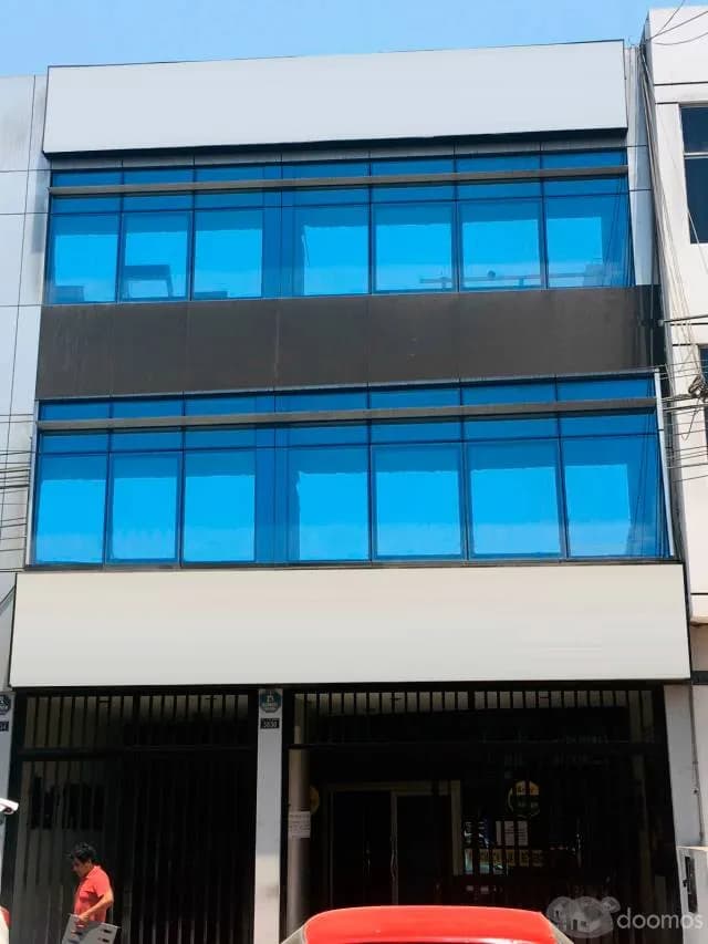 Local comercial en plano corazón de Los Olivos — foto 1