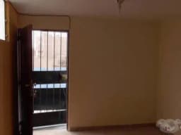 Ocasión¡¡ Casa de 2 pisos en esquina, dentro de Residencial.