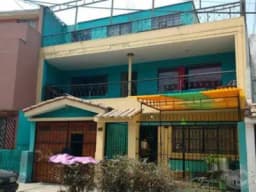 ALQUILO CASA DE 3 PISOS