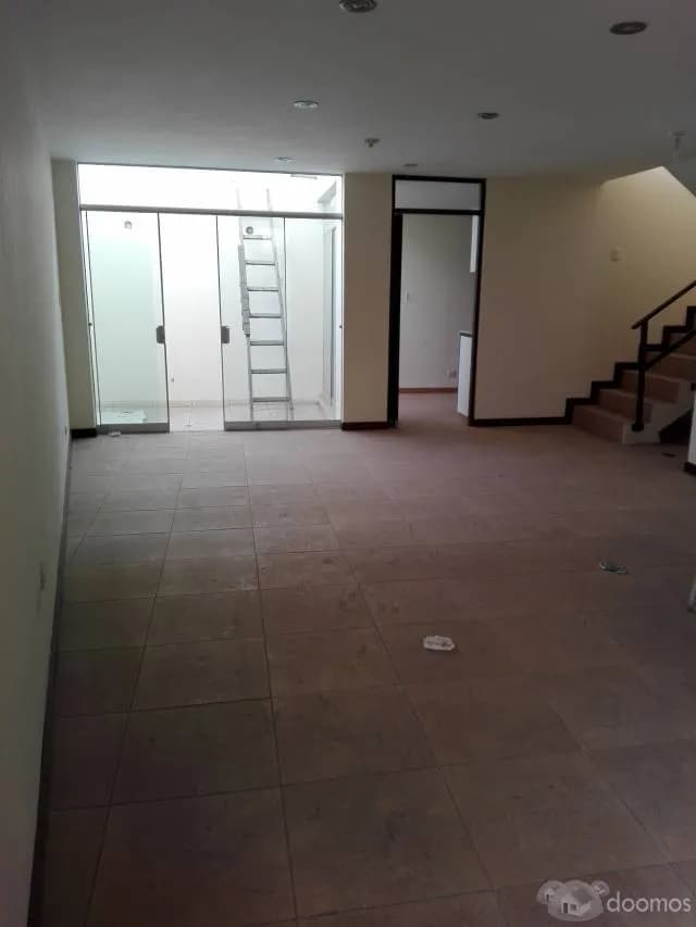 Vendo amplia casa ubicada a dos cuadras del parque Selva Alegre — foto 2