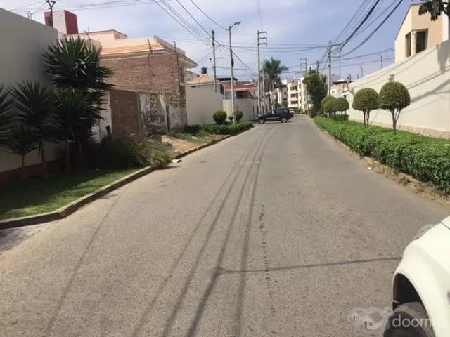 URB. EL GOLF. 1ra ETAPA OFERTO — foto 1