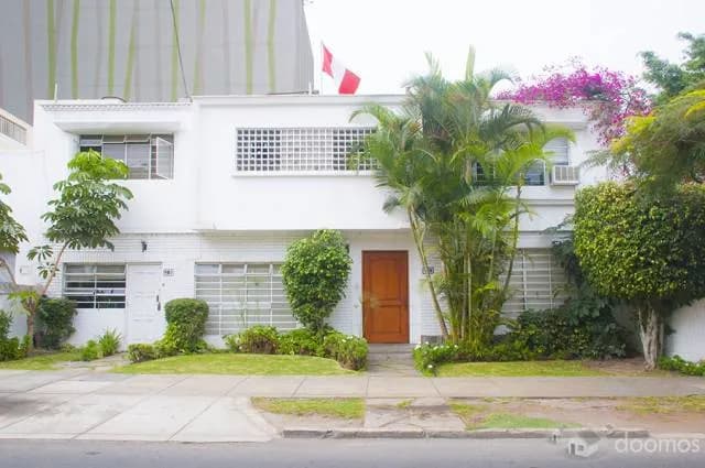 Amplia Casa en zona Residencial de Miraflores. — foto 1