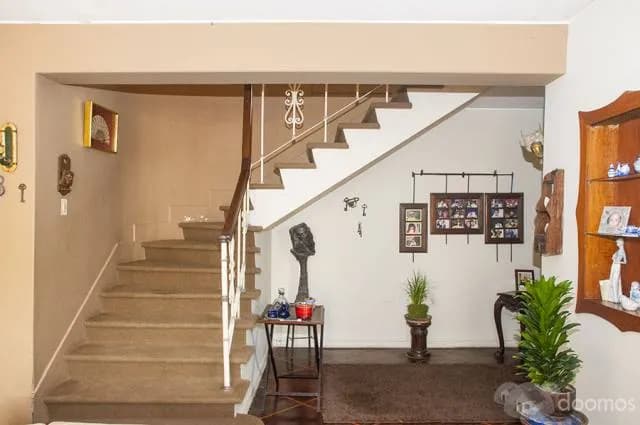 Amplia Casa en zona Residencial de Miraflores. — foto 4