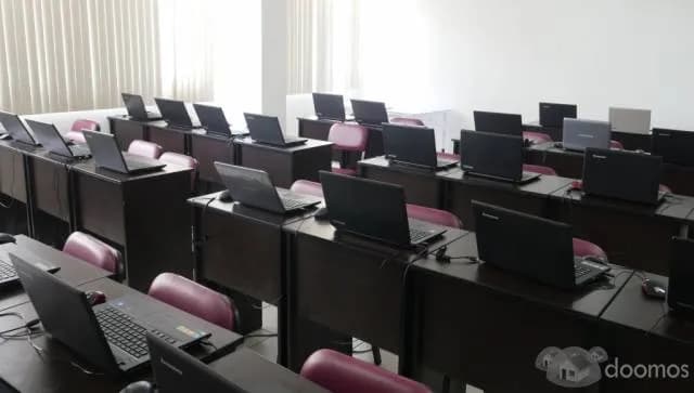 Alquiler de aulas y laboratorio — foto 3