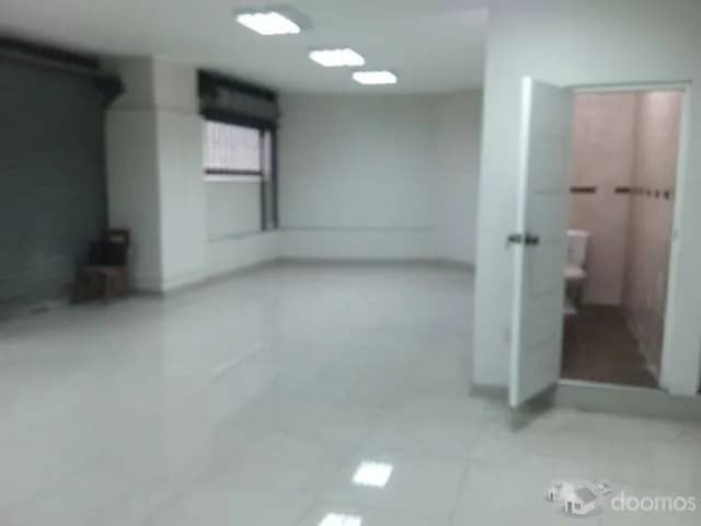 SE VENDE LOCAL COMERCIAL — foto 2