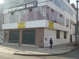 ALQUILO LOCALES COMERCIALES EN ESQUINA