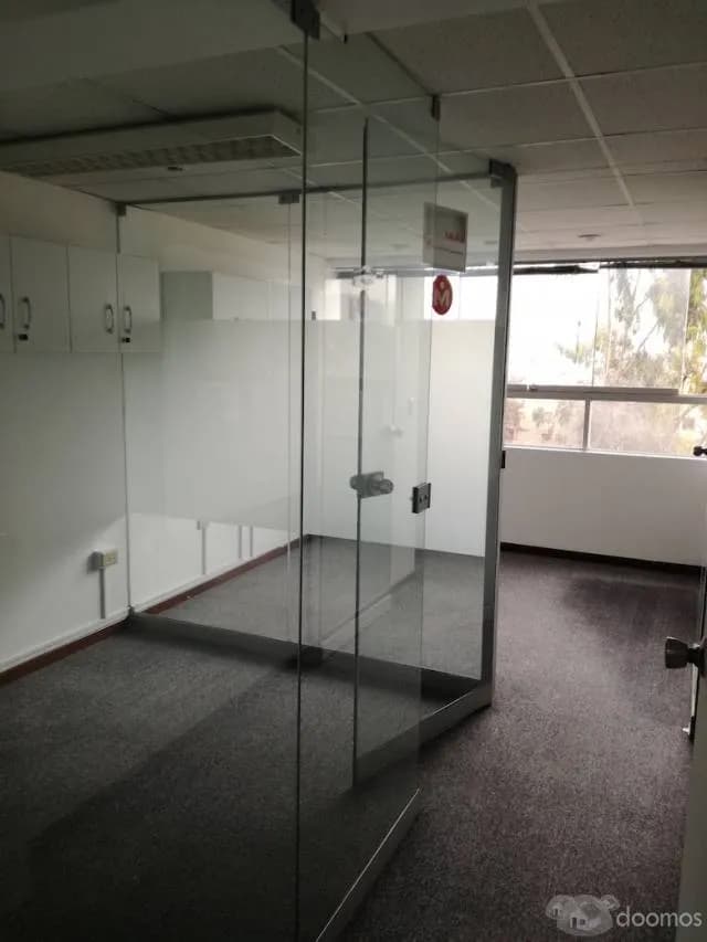 120MTS OFICINA SUPER IMPLEMENTADA - CENTRO EMPRESARIAL POLO HUNT I - SURCO — foto 4