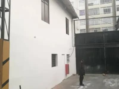 Local preparado para industria ligera