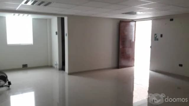 ALQUILO OFICINA TOTALMENTE REMODELADA — foto 2
