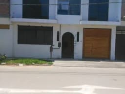 VENDO CASA - DOS PISOS  - SMP