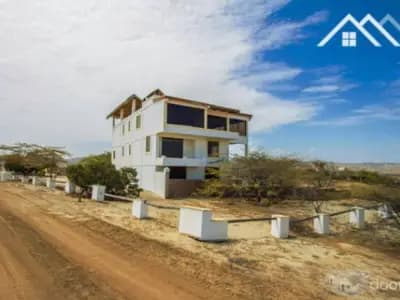 Increíble casa de 6000m² en la zona más exclusiva de Vichayito - Mancora.