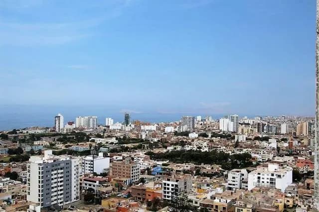 ALQUILO AMPLIA OFICINA MODERNA — foto 3