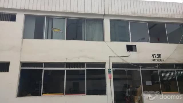 LOCAL INMENSO EN AVENIDA PARA CUALQUIER RUBRO — foto 1