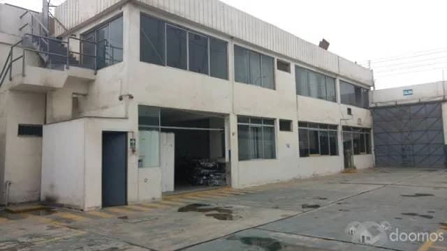 LOCAL INMENSO EN AVENIDA PARA CUALQUIER RUBRO — foto 4