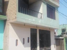 Venta de casa de 3 pisos
