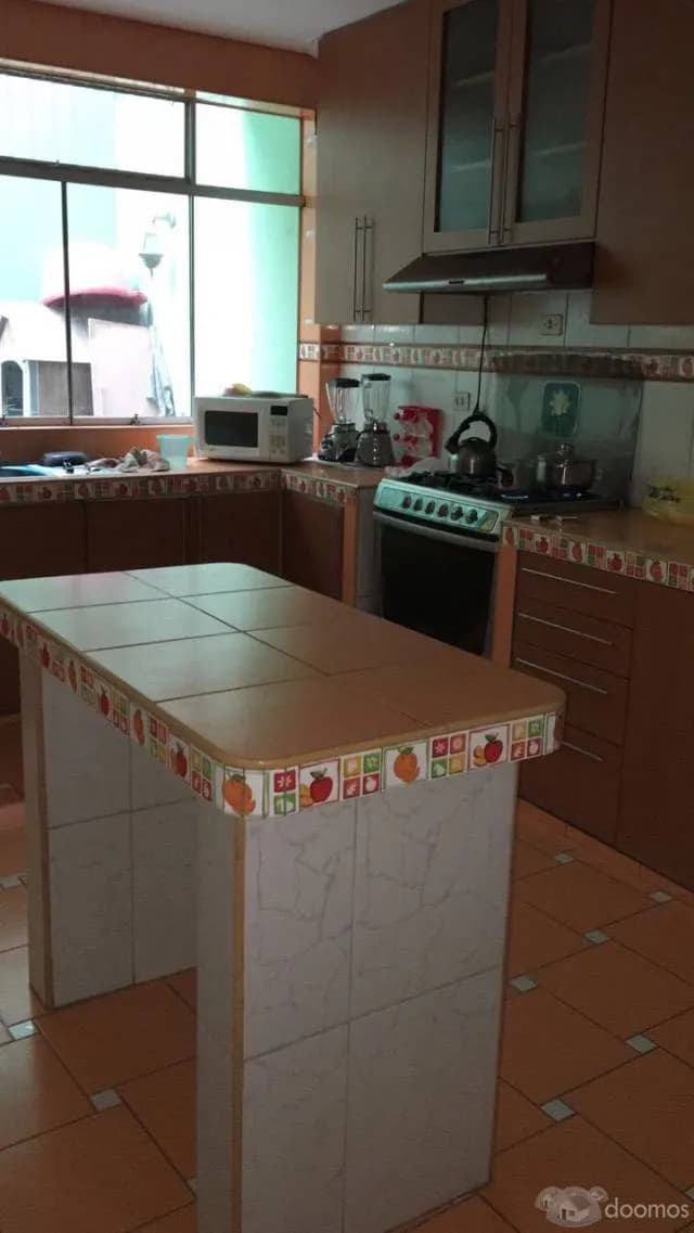 Venta de casa de 3 pisos — foto 3