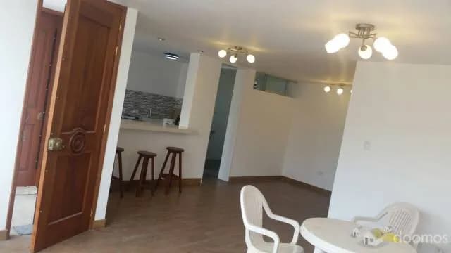 Se alquila departamento de estreno — foto 2