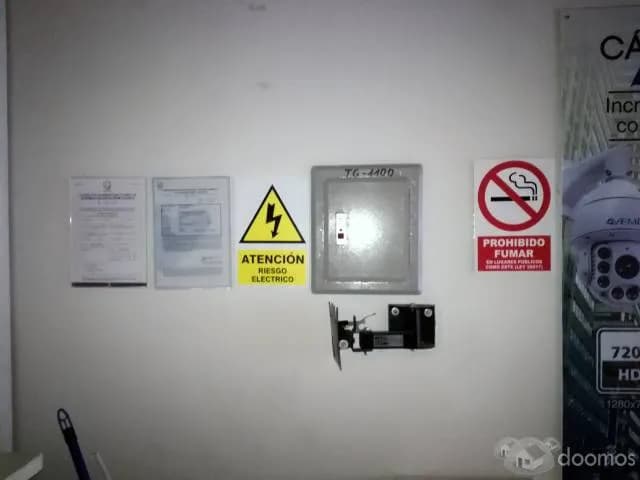 VENDO LOCAL COMERCIAL EN PRIMER PISO — foto 1