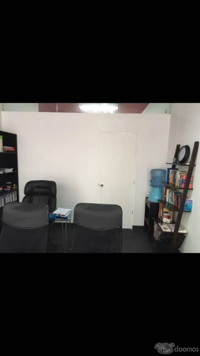 OFICINA PRIVADA PARA ALQUILAR // PRIVATE OFFICE TO RENT — foto 1
