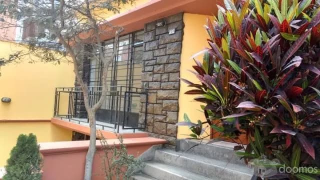 ALQUILO AMPLIA CASA COMO OFICINA — foto 1