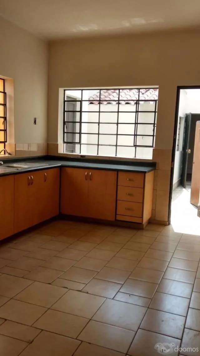 ALQUILO AMPLIA CASA COMO OFICINA — foto 10