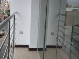 Se vende dpto. amoblado en Santiago de Surco precio a tratar