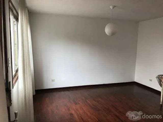 ALQUILO MINI DEPARTAMENTO CON COCHERA EN SURCO — foto 3